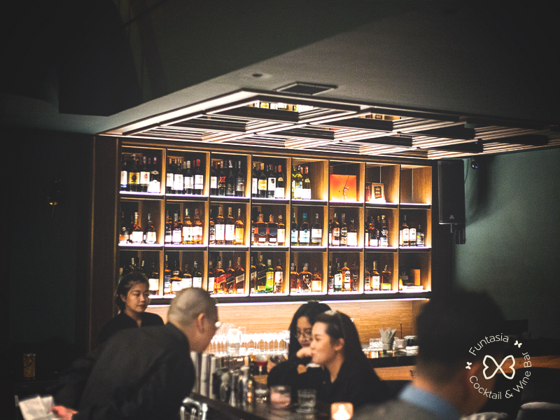 Bí kíp chọn đồ uống đúng chất wine bar-1